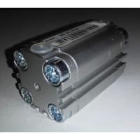 Cylinder pneumatyczny